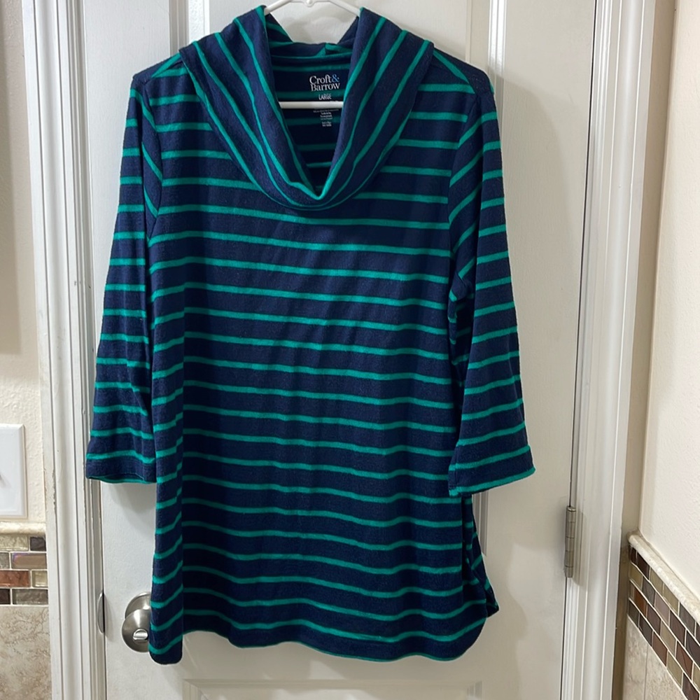 Croft & Barrow 3/4 sleeve knit cowl neck top. Navy/teal stripe. Soft. Size large